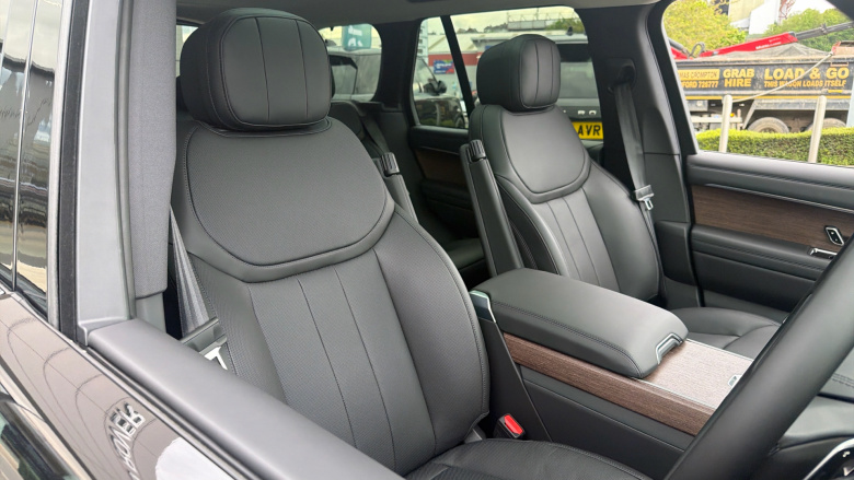 Land Rover Range Rover 3.0 P460e SE 4dr Auto Estate